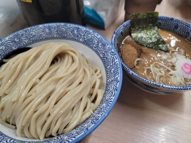 並んでたべる