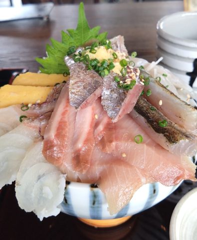 海辺の食堂で