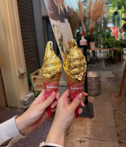 金沢の輝く贅沢！「金澤烏鶏庵」で味わう絶品金箔ソフトクリーム